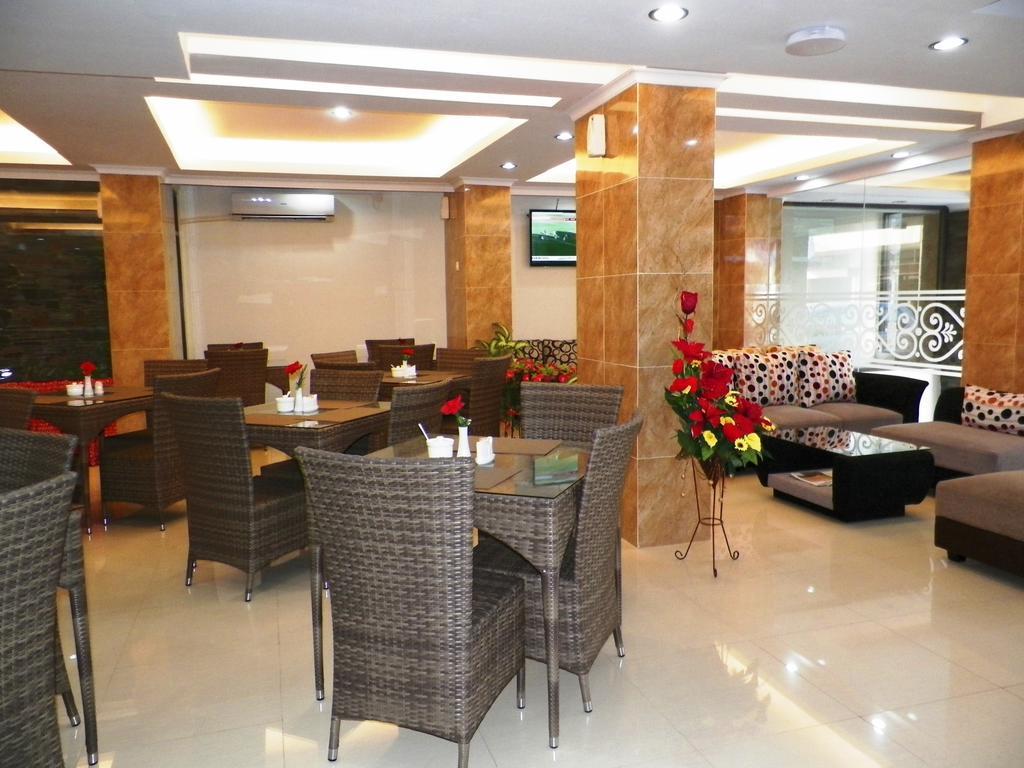 Maranatha Grand Hotel Джокякарта Екстериор снимка