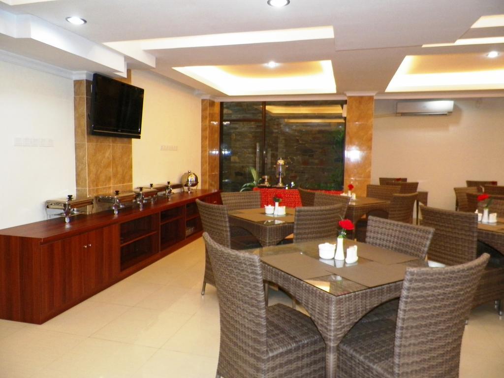Maranatha Grand Hotel Джокякарта Екстериор снимка