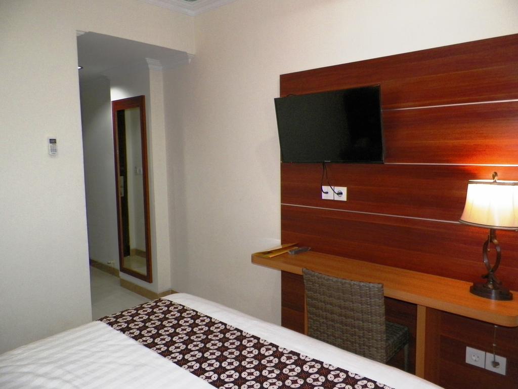 Maranatha Grand Hotel Джокякарта Екстериор снимка