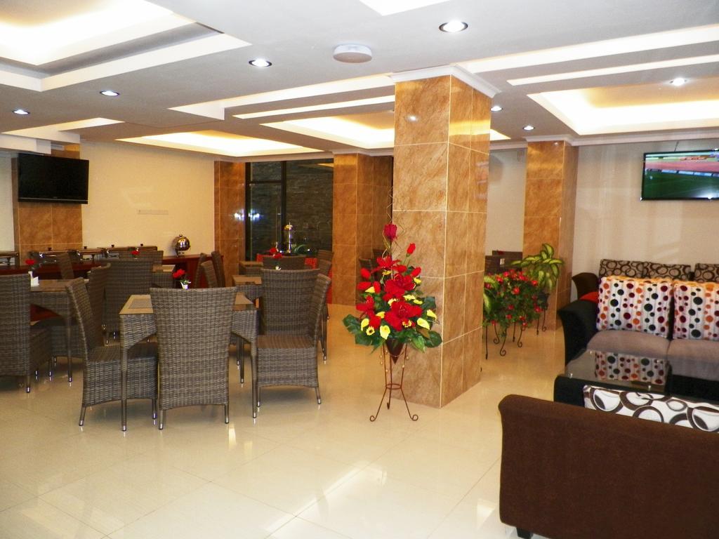 Maranatha Grand Hotel Джокякарта Екстериор снимка