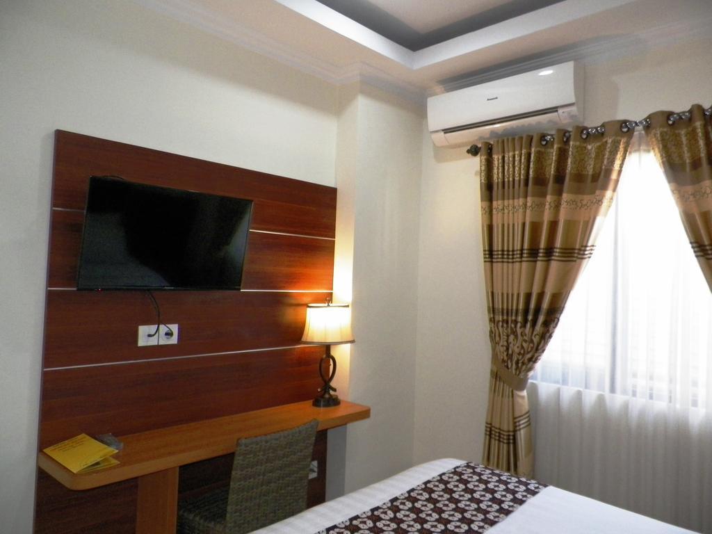 Maranatha Grand Hotel Джокякарта Екстериор снимка