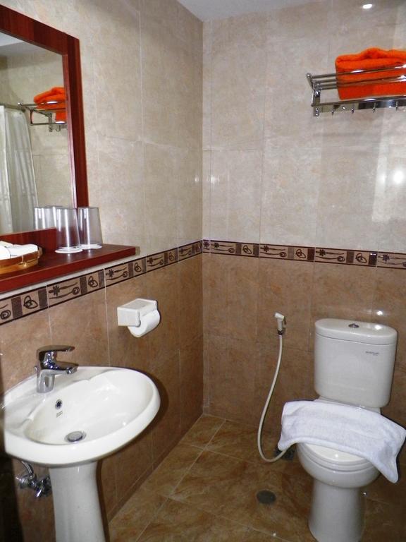 Maranatha Grand Hotel Джокякарта Стая снимка