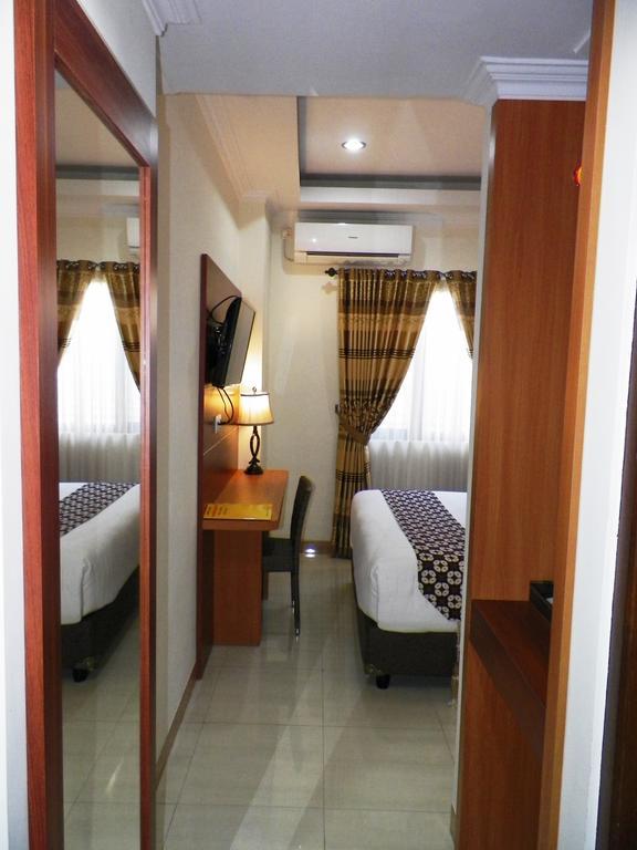 Maranatha Grand Hotel Джокякарта Екстериор снимка