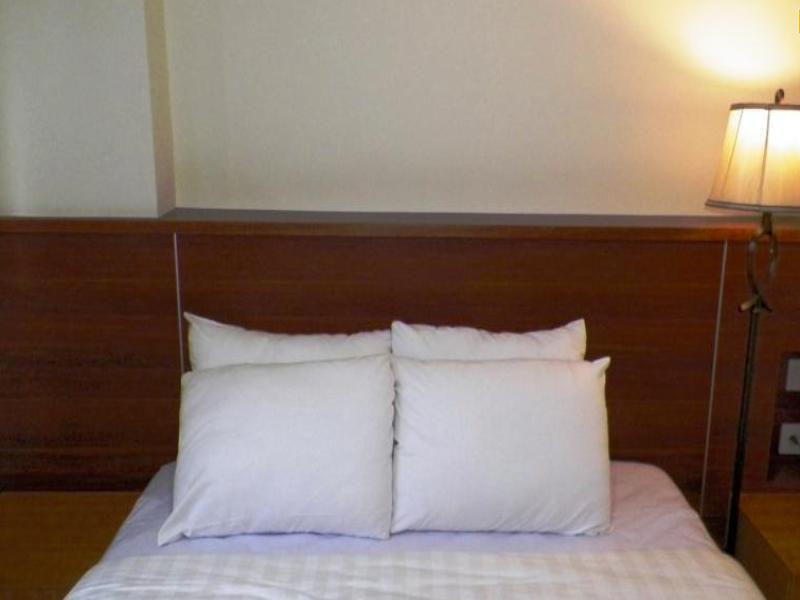 Maranatha Grand Hotel Джокякарта Екстериор снимка